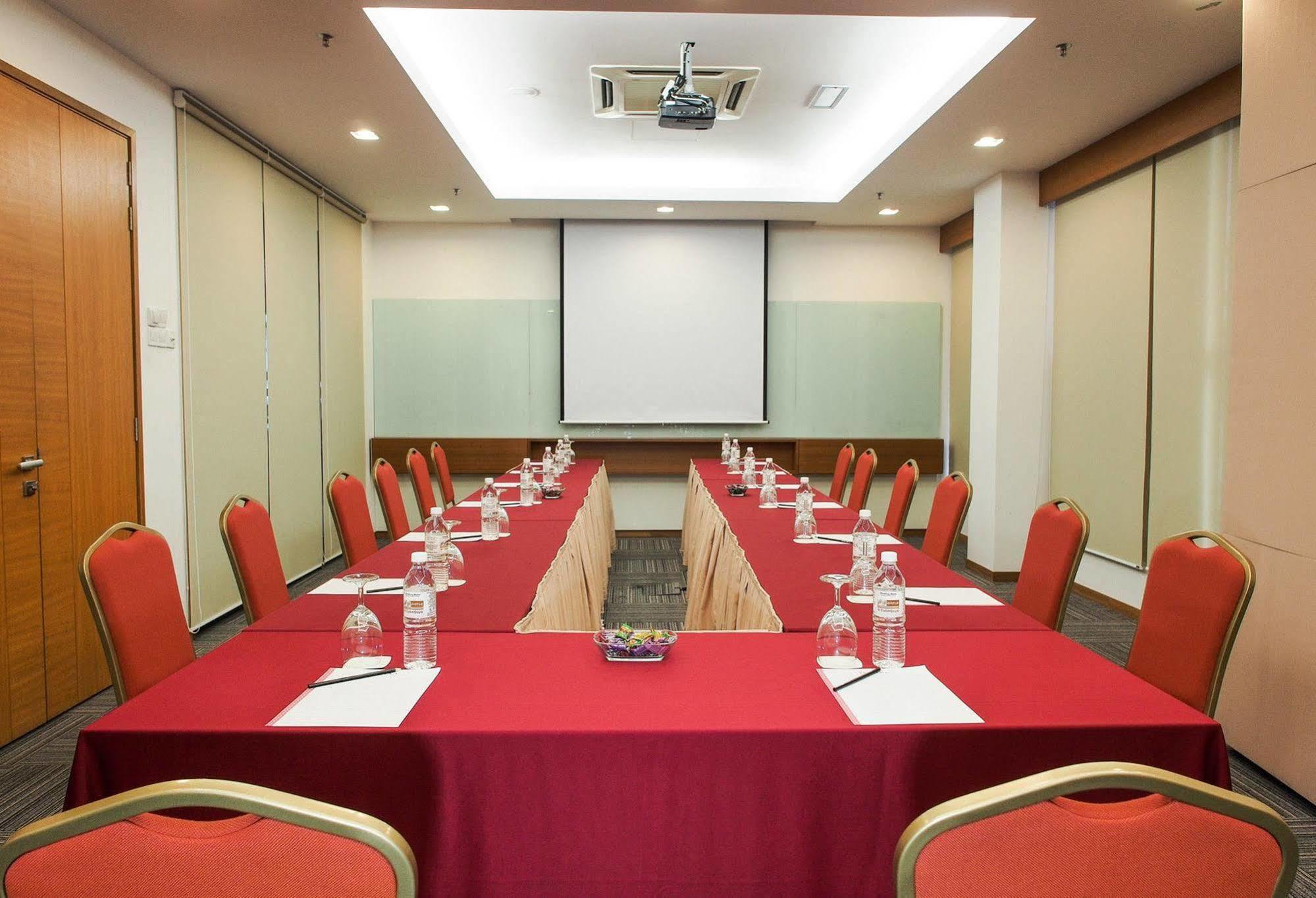 Hotel Primera Suite Cyberjaya Buitenkant foto