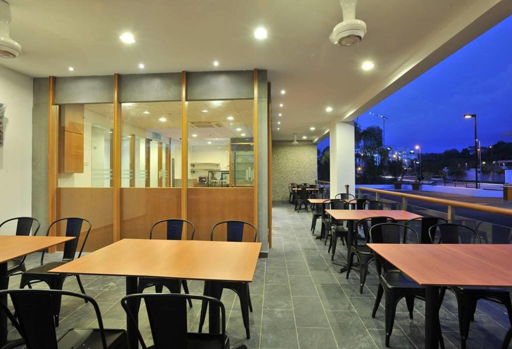 Hotel Primera Suite Cyberjaya Buitenkant foto